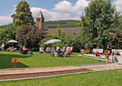 Barfusspfad und Liegewiese