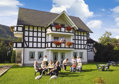 Hotel Flurschütz - Garten und Sonnenterrasse