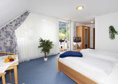 Großes Doppelzimmer mit Balkon